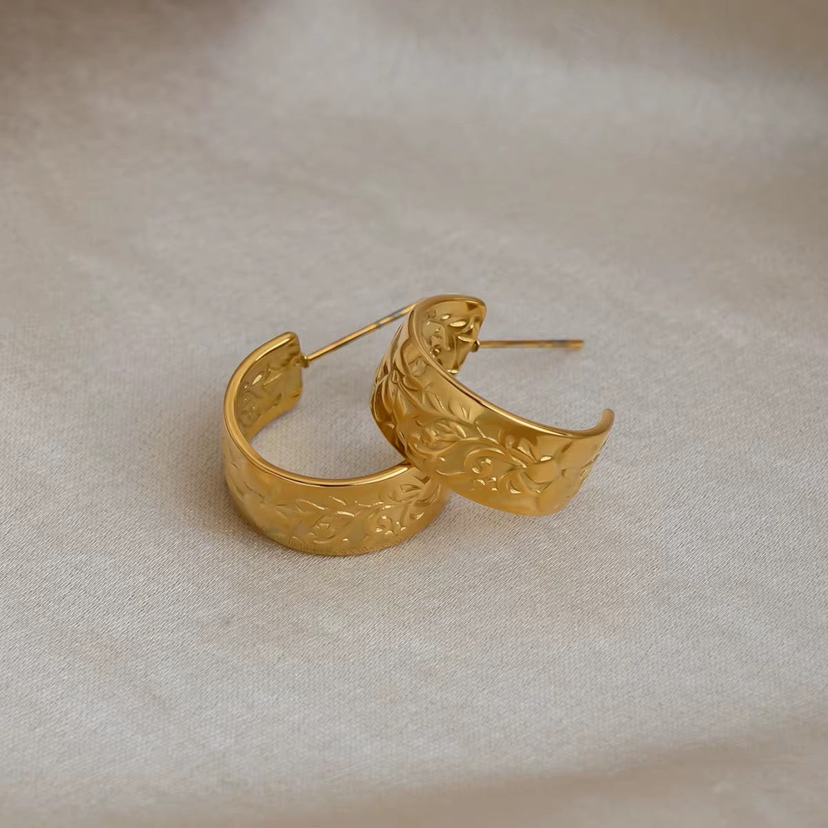 Daisy Circle Earrings